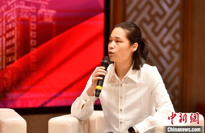 圖為林莉在福建師范大學(xué)分享會上發(fā)言。　呂明 攝