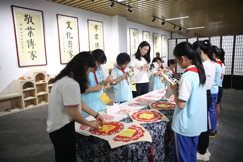 1、長沙市雨花區(qū)校園清廉家風館開館。受訪單位供圖