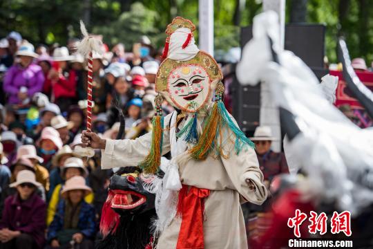 慶民主改革60年西藏打造新編現(xiàn)實(shí)題材藏戲舞臺(tái)劇《高原春雷》