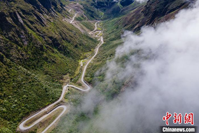 西藏山南，航拍勒布溝風(fēng)光。　江飛波 攝