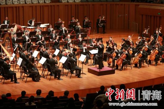 圖為青海大劇院新年音樂會(huì)演奏。圖由西寧市文化旅游廣電局提供