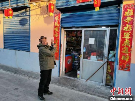 圖為犯罪嫌疑人指認現(xiàn)場?！∏嗪Ｊ」矎d森林警察總隊刑偵治安支隊供圖
