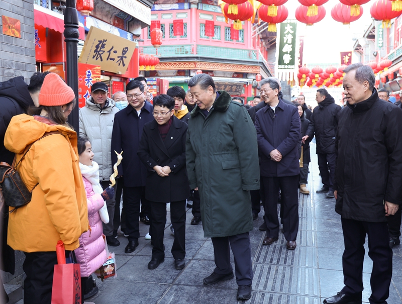 2024年2月1日，習(xí)近平總書(shū)記在天津古文化街考察。