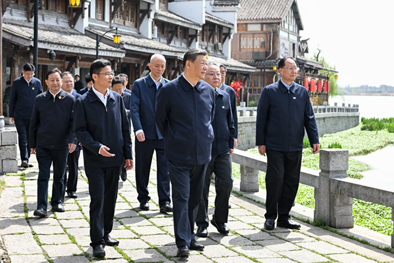 2024年3月19日，習(xí)近平總書(shū)記在湖南常德河街考察。