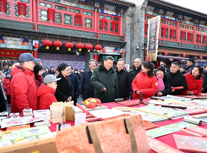 2024年2月1日，習(xí)近平總書(shū)記在天津古文化街考察。