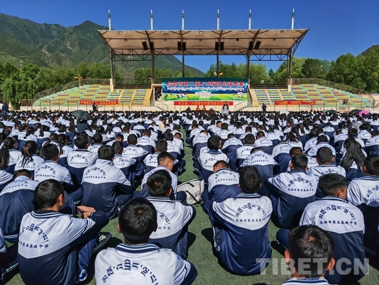 11 鄧珠平措攝        前往昌都市第五高級(jí)中學(xué)開展“開學(xué)第一課”消防知識(shí)宣講.jpg