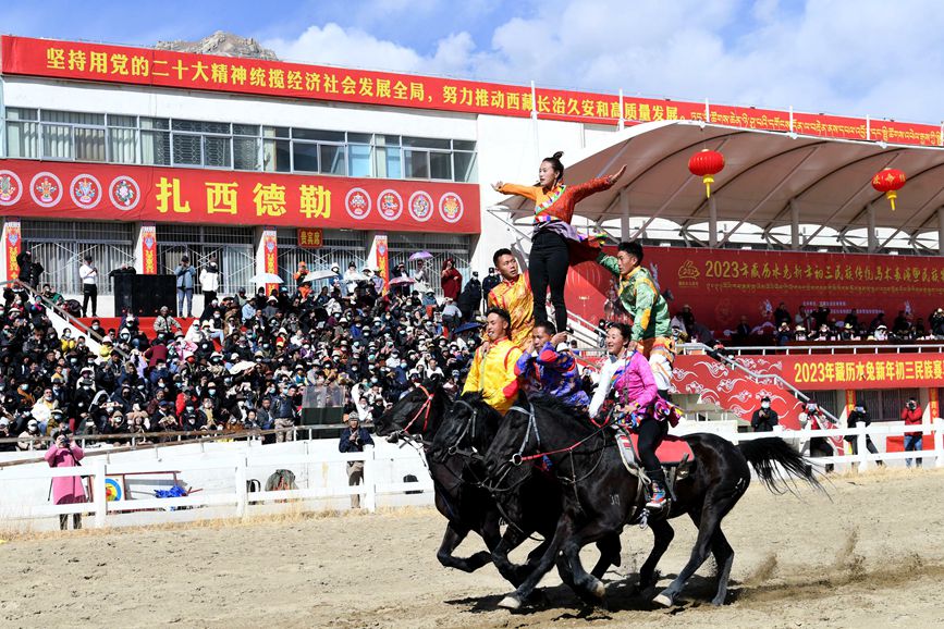 藏歷新年，精彩的馬術表演。潘多攝