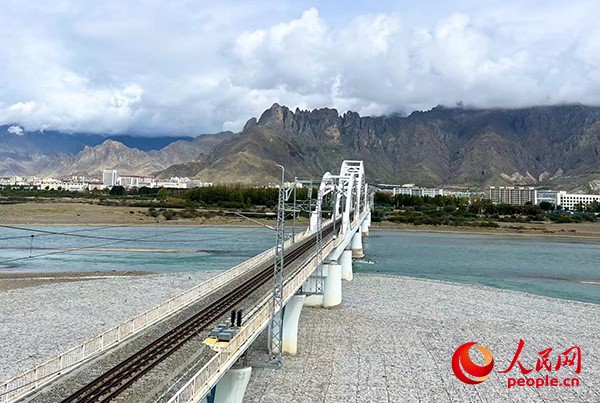 拉薩河特大橋。張敏穎 攝