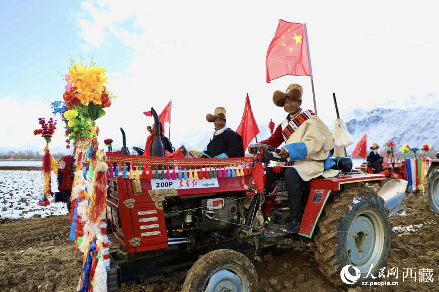 拉薩市墨竹工卡縣唐加鄉(xiāng)莫沖村的春耕儀式現(xiàn)場。人民網(wǎng) 次仁羅布攝